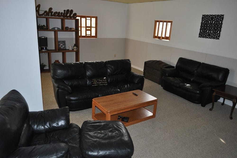 Photo of Livingroom in Oakley
