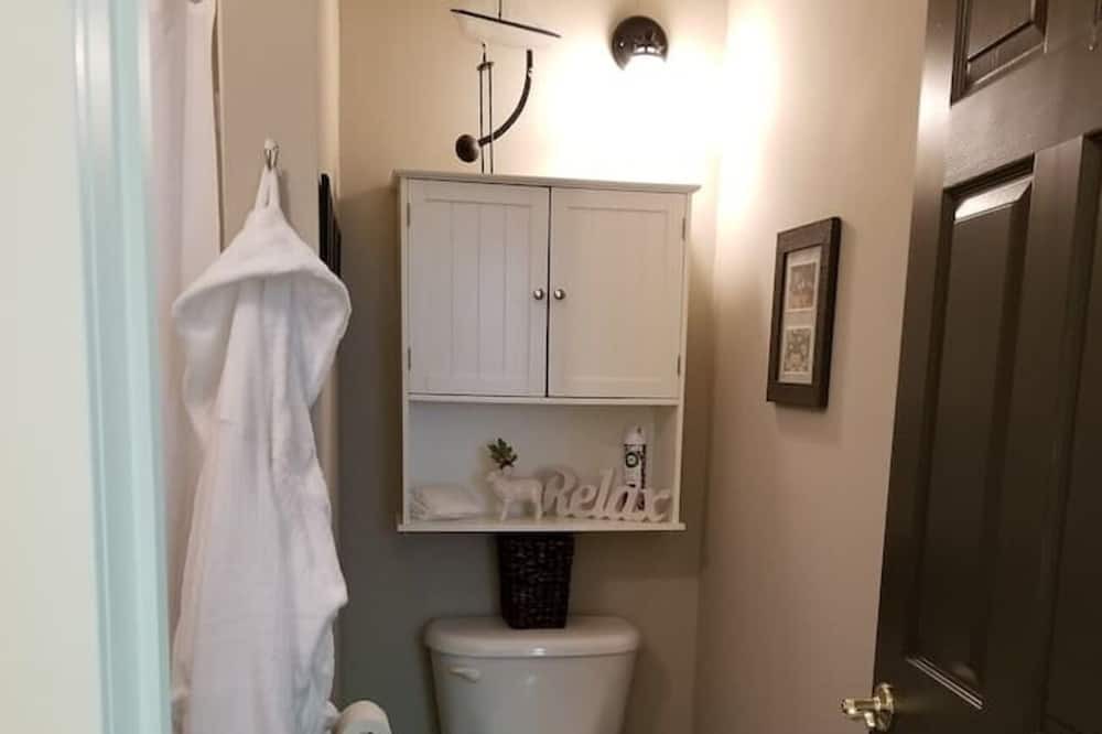 Photo of Bathroom in Celo