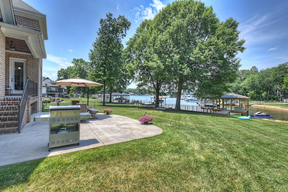 Photo of Outdoor in Huntersville