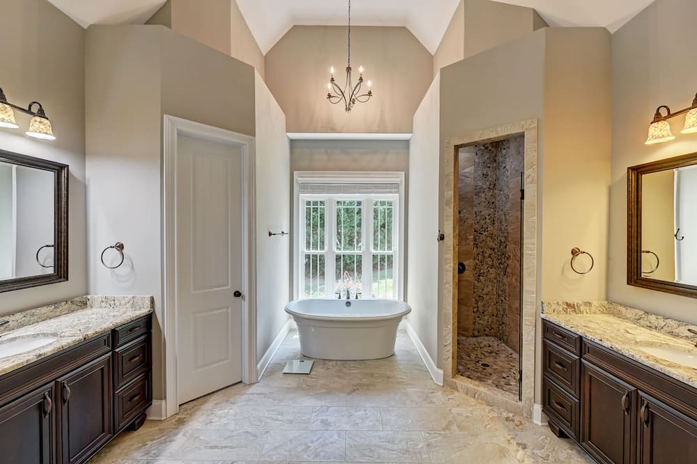 Photo of Bathroom in Huntersville