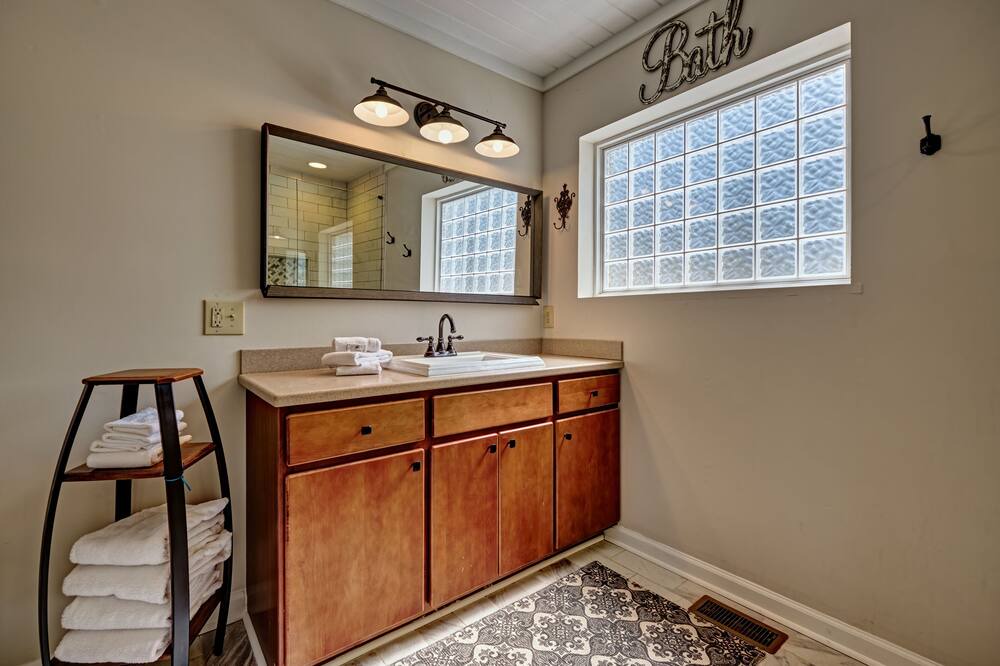 Photo of Bathroom in Scaly Mountain