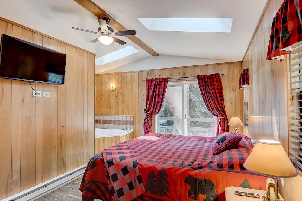 Photo of Bedroom in Maggie Valley