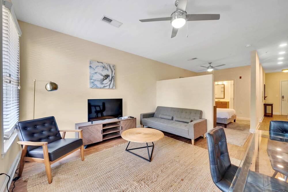 Photo of Bedroom in Wesley Heights
