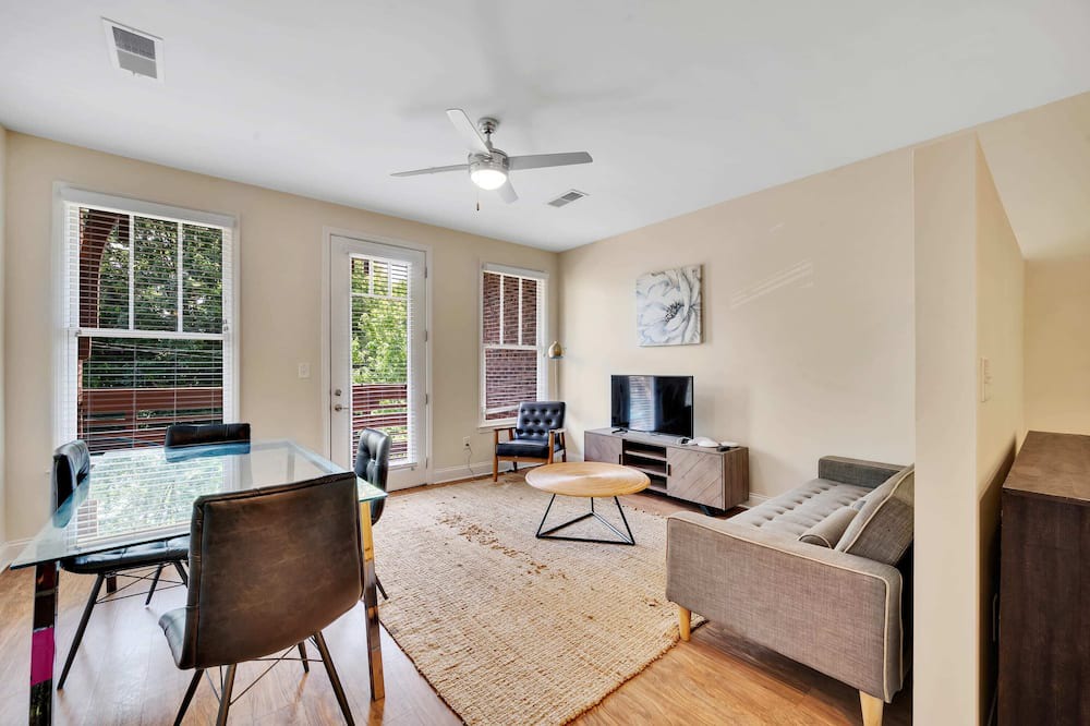 Photo of Bedroom in Wesley Heights