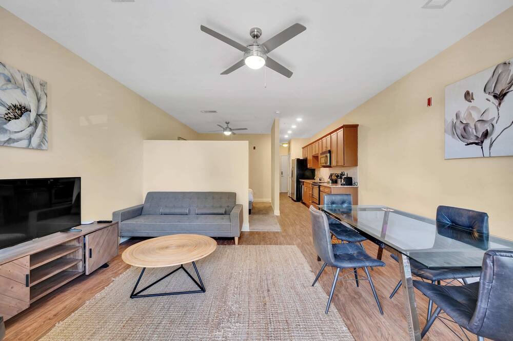 Photo of Bedroom in Wesley Heights