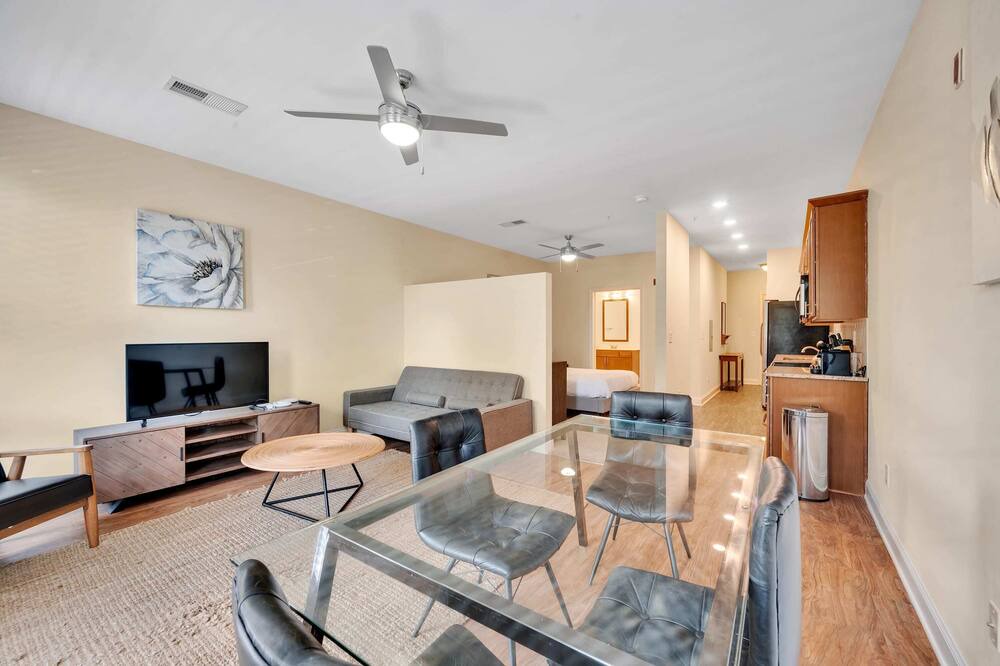 Photo of Bedroom in Wesley Heights