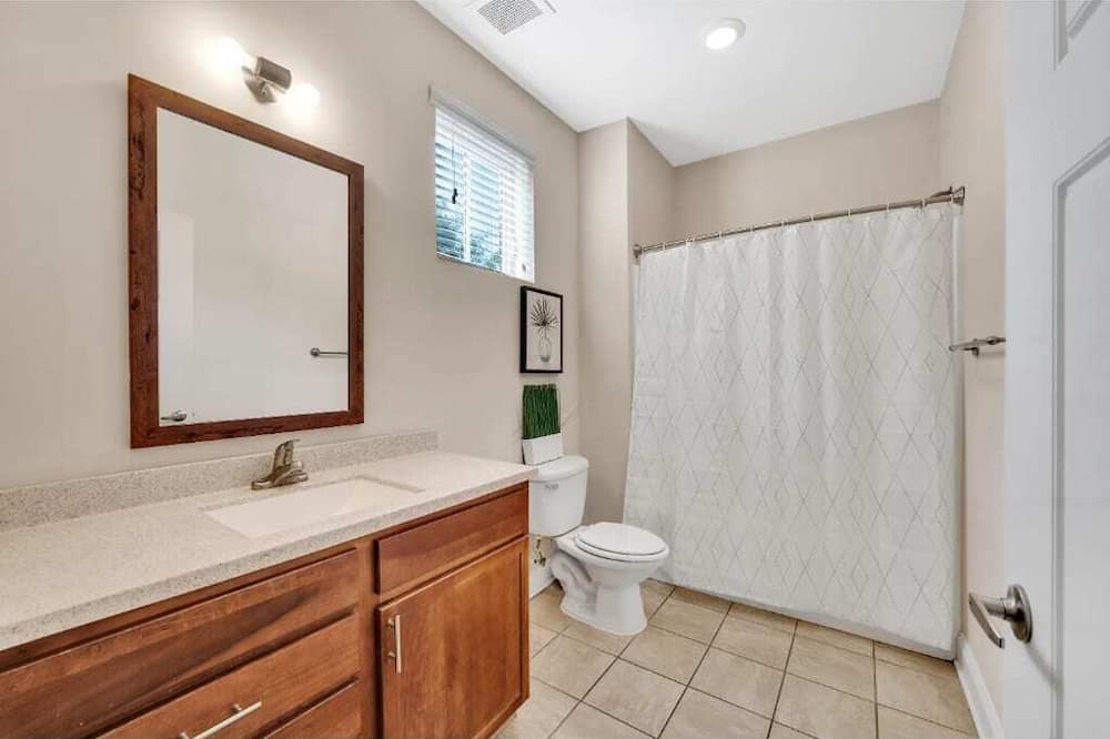 Photo of Bathroom in Plaza Midwood