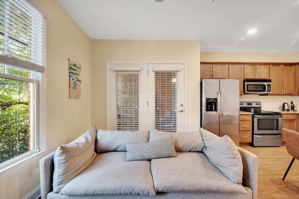 Photo of Bedroom in Wesley Heights