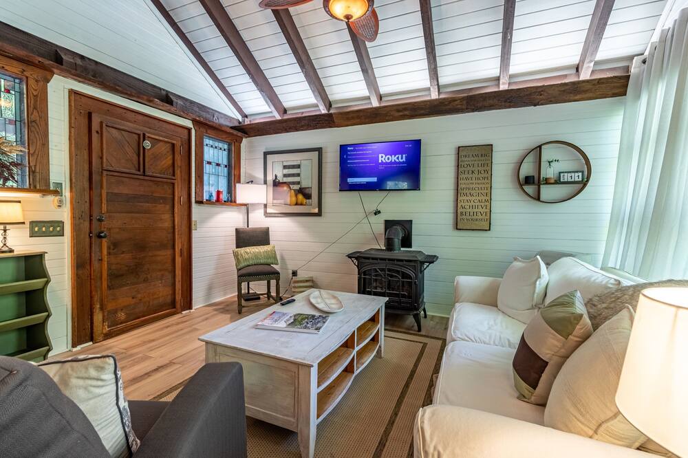 Photo of Bedroom in Lake Toxaway
