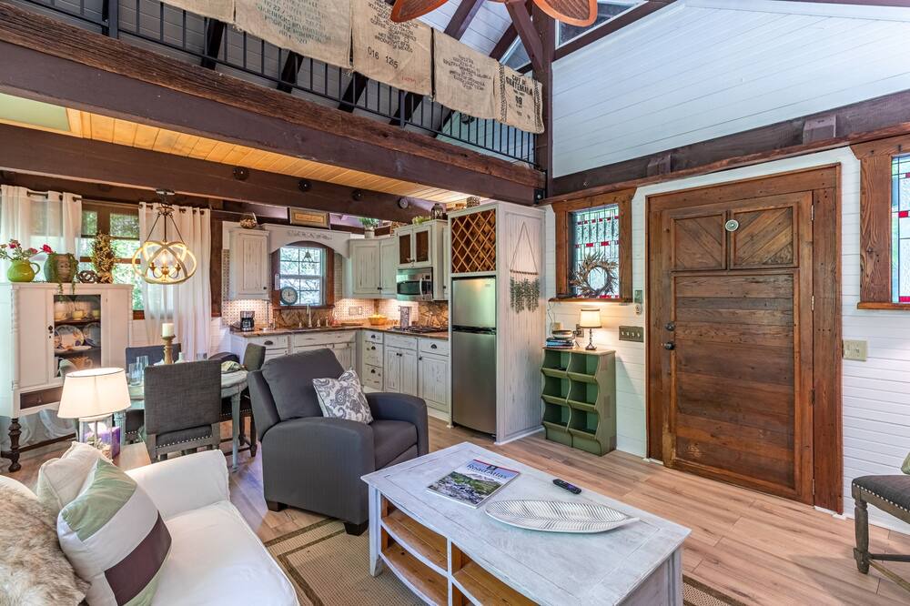 Photo of Bedroom in Lake Toxaway