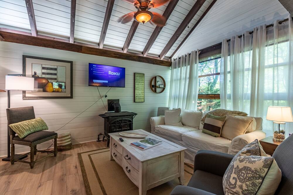 Photo of Bedroom in Lake Toxaway