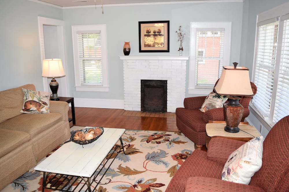 Photo of Livingroom in Lincolnton