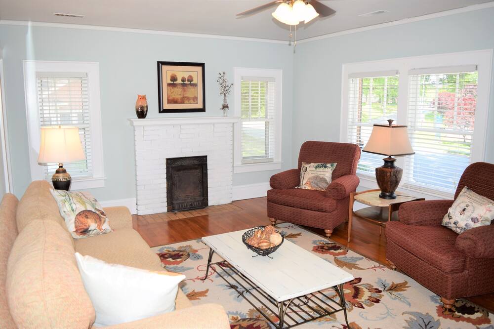 Photo of Livingroom in Lincolnton