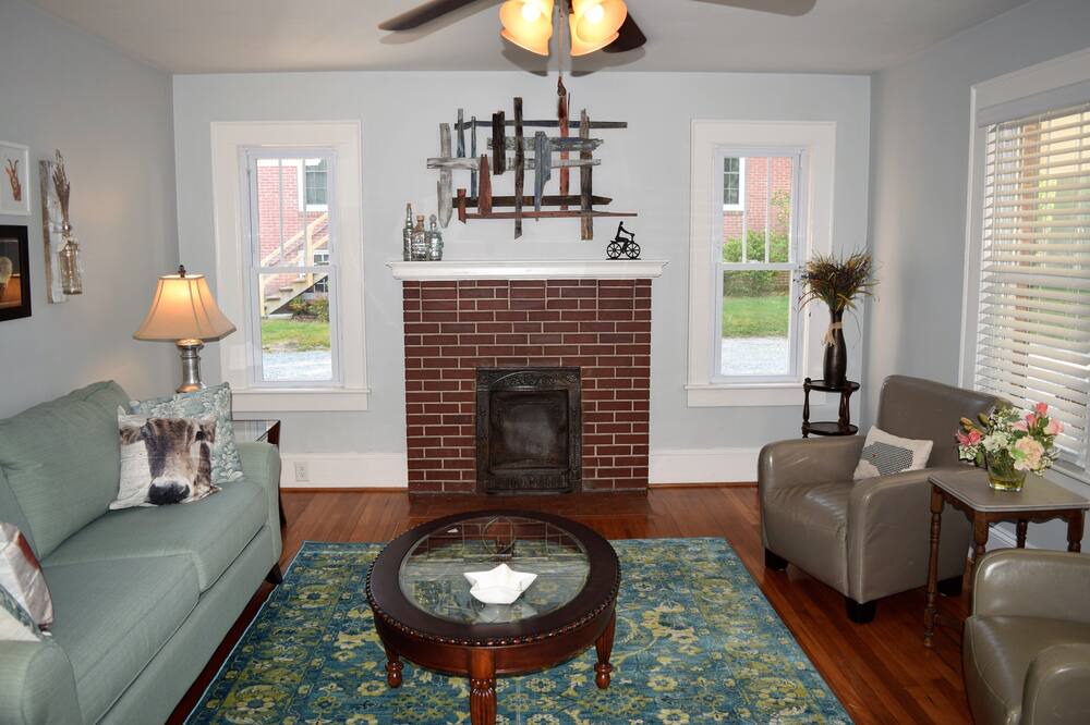 Photo of Livingroom in Lincolnton