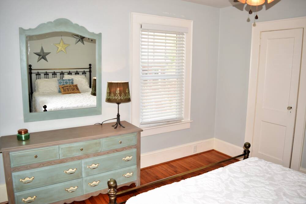Photo of Bedroom in Lincolnton