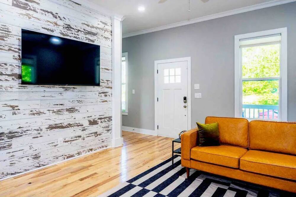Photo of Livingroom in Downtown