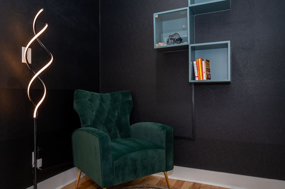 Photo of Livingroom in Downtown
