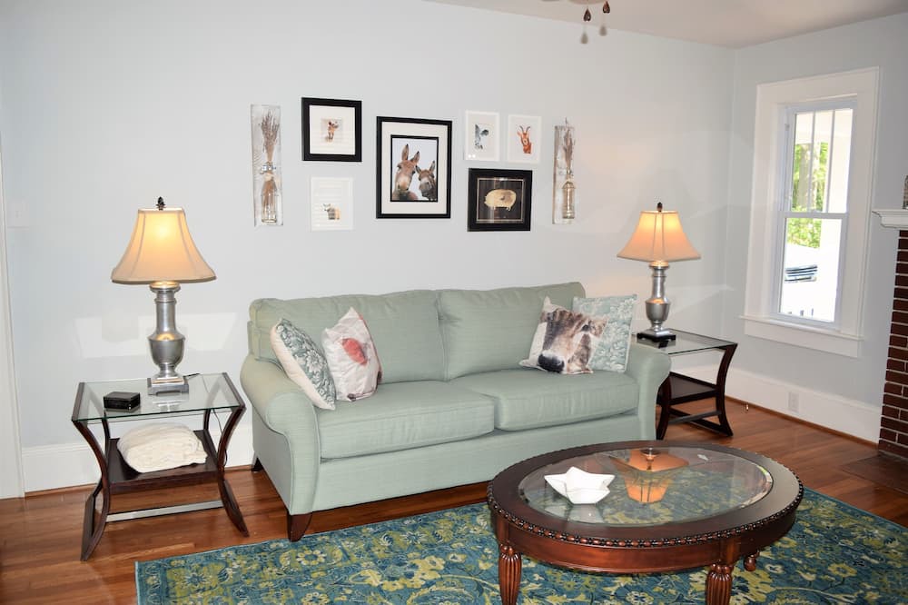 Photo of Livingroom in Lincolnton