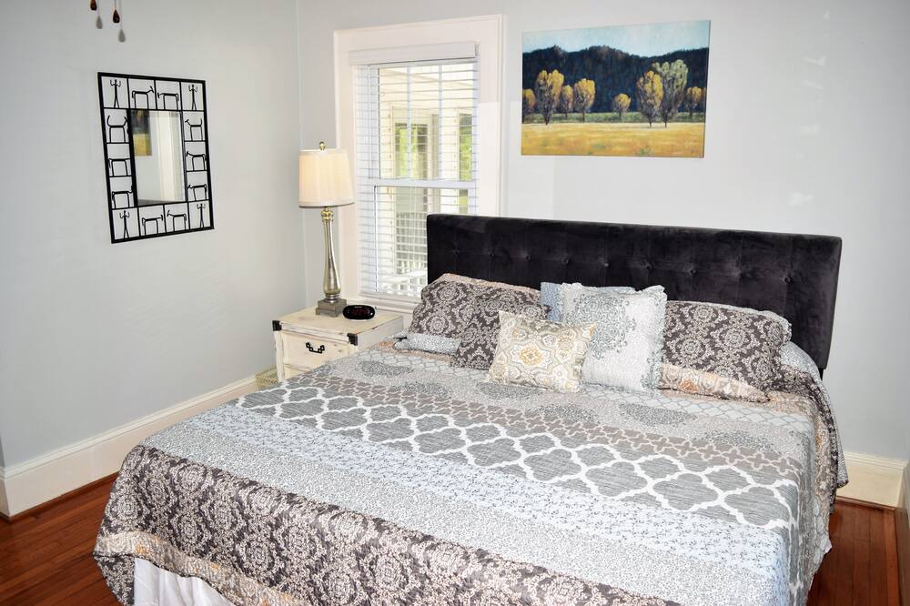 Photo of Bedroom in Lincolnton