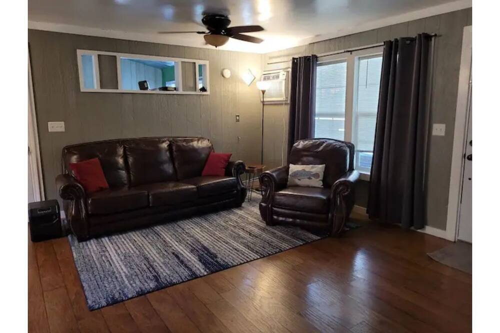 Photo of Livingroom in Smithville