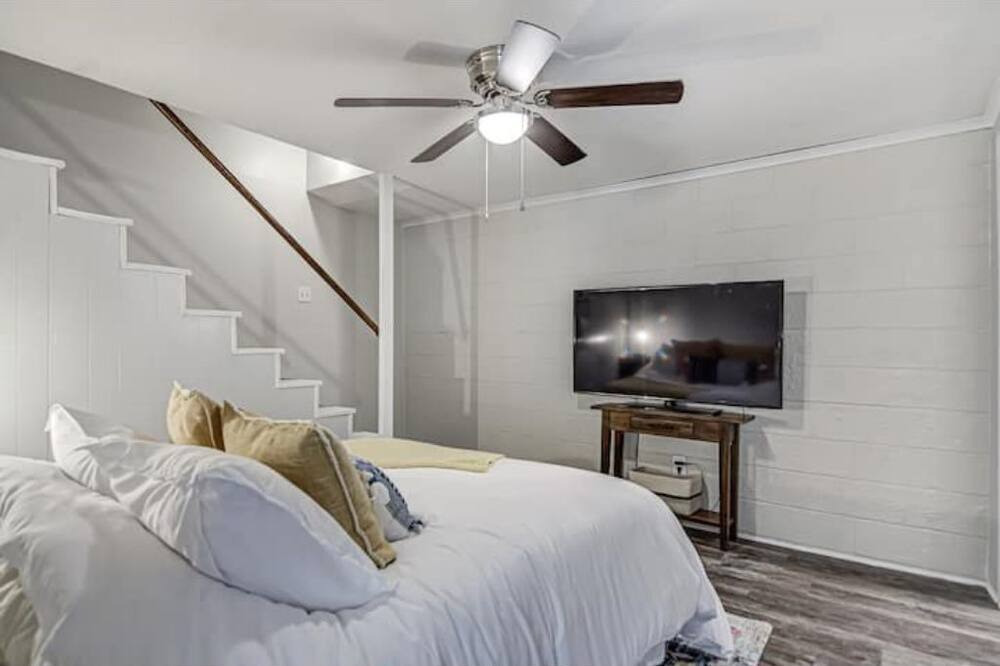 Photo of Bedroom in Jamestown