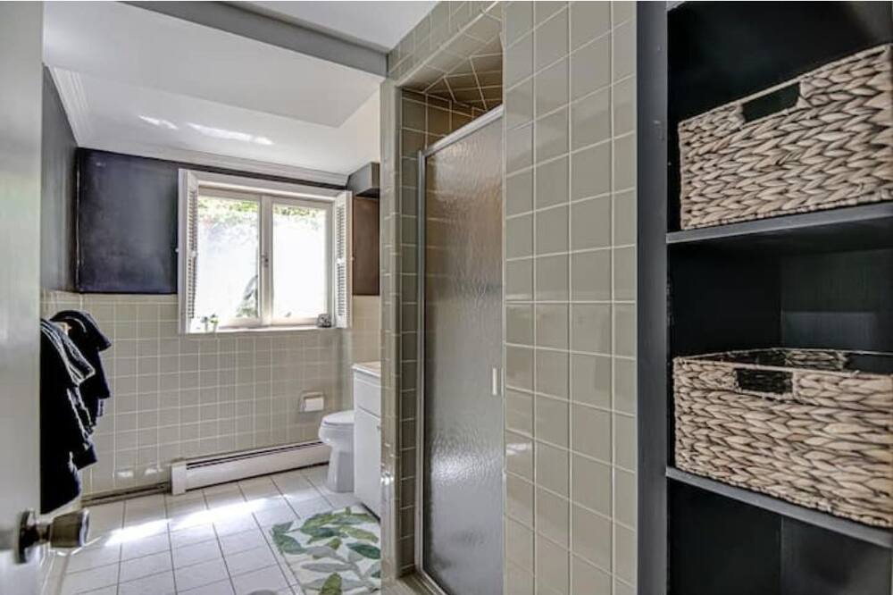 Photo of Bathroom in Jamestown