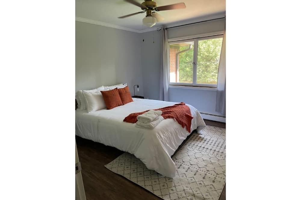 Photo of Bedroom in Jamestown