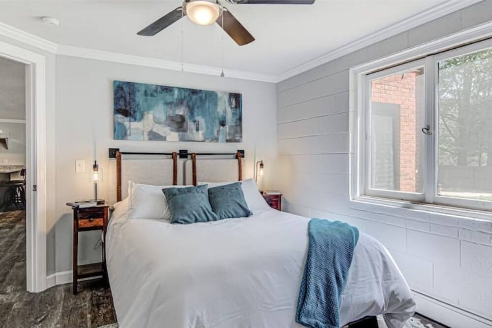 Photo of Bedroom in Jamestown