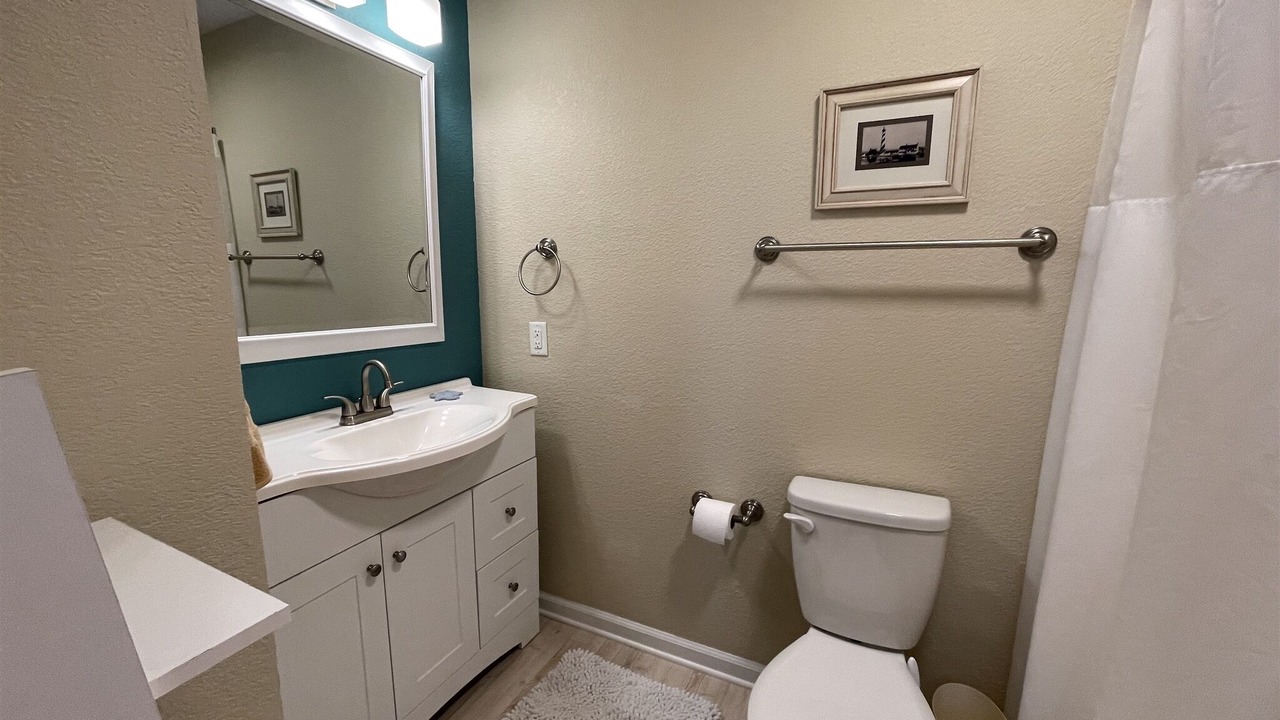 Photo of Bathroom in Hatteras
