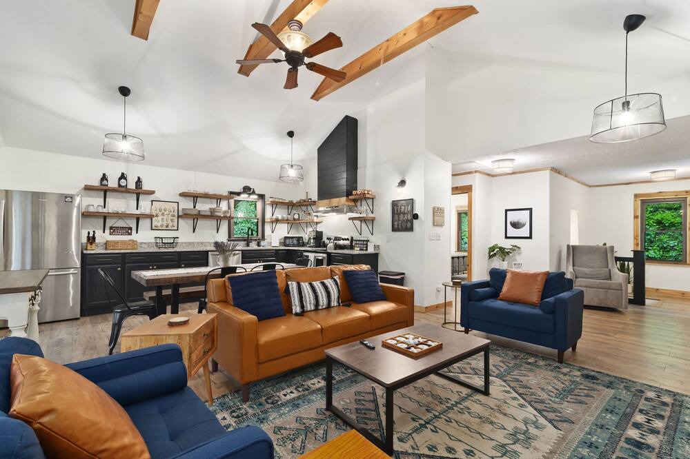 Photo of Livingroom in Sylva