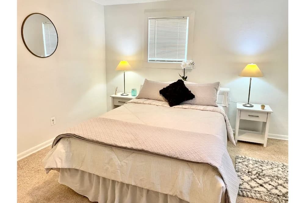 Photo of Bedroom in Hickory
