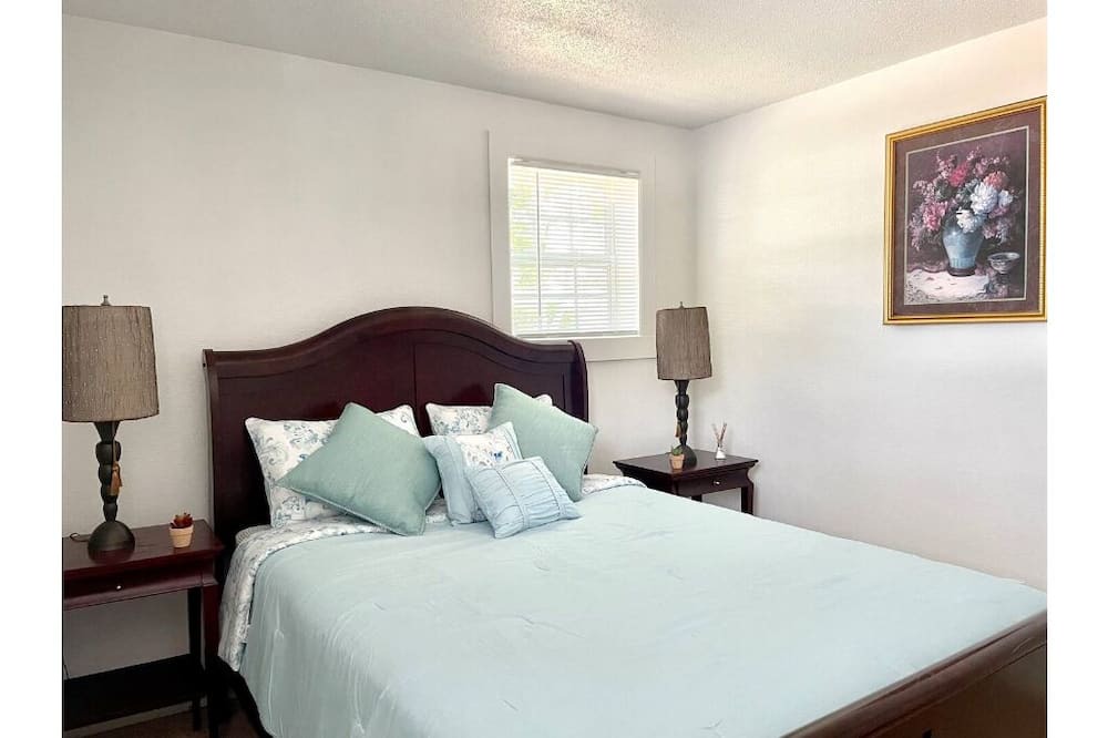 Photo of Bedroom in Hickory