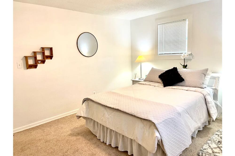 Photo of Bedroom in Hickory