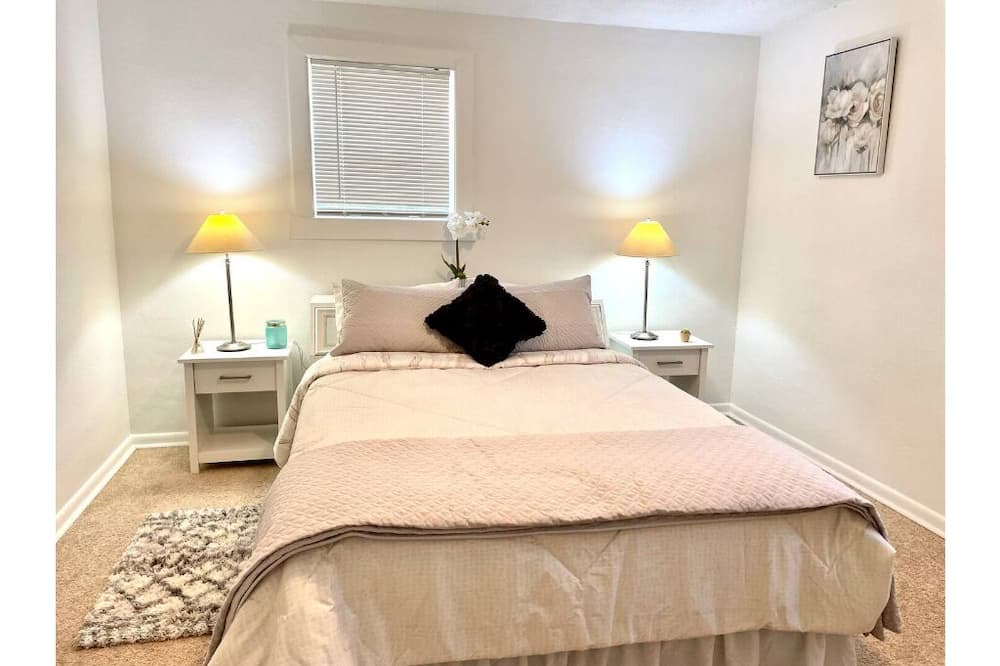 Photo of Bedroom in Hickory