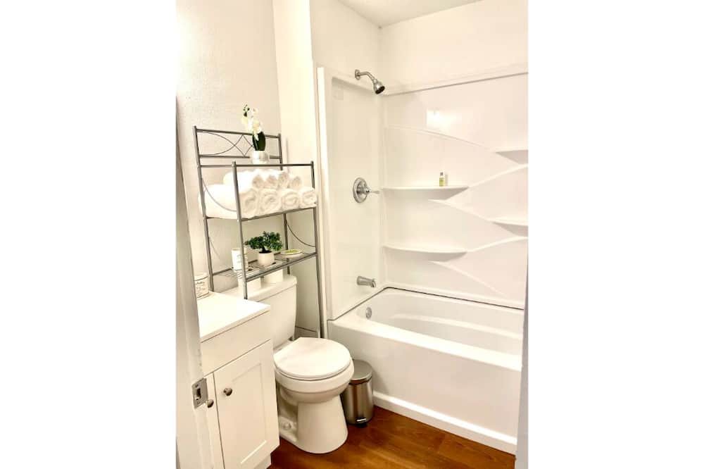 Photo of Bathroom in Hickory
