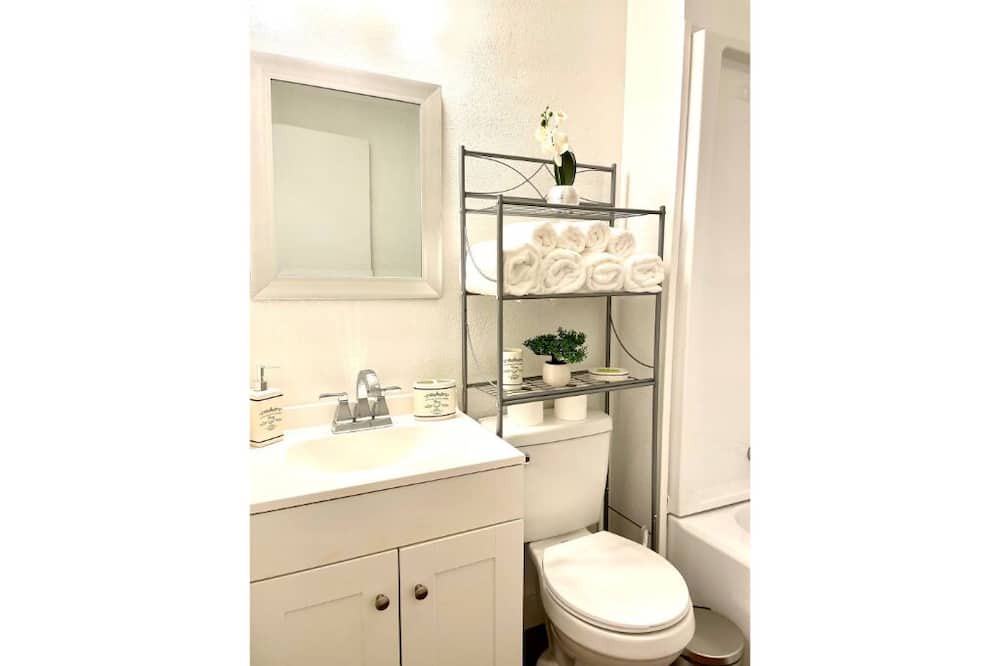 Photo of Bathroom in Hickory