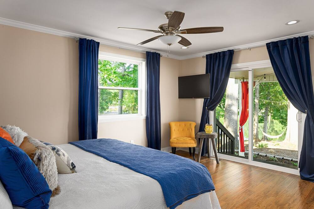 Photo of Bedroom in Southmont