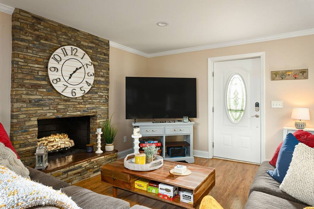 Photo of Livingroom in Southmont