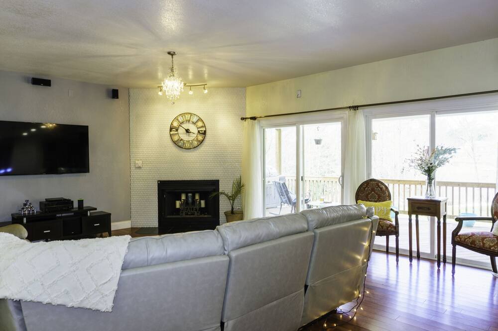 Photo of Livingroom in Scotts