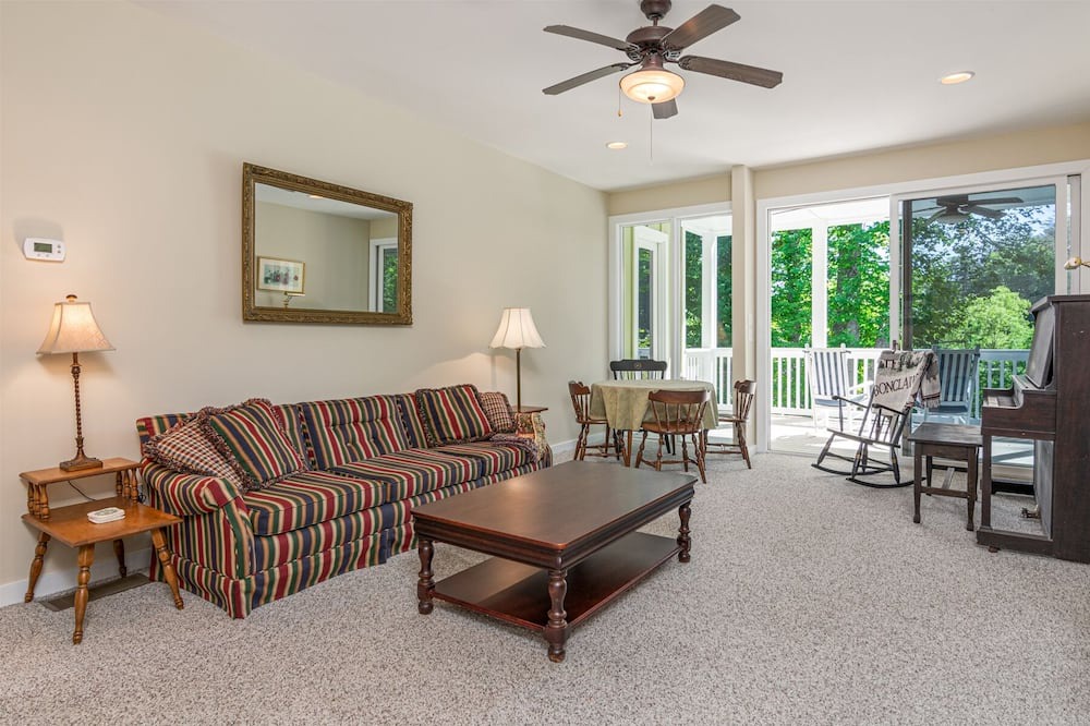 Photo of Bedroom in Flat Rock