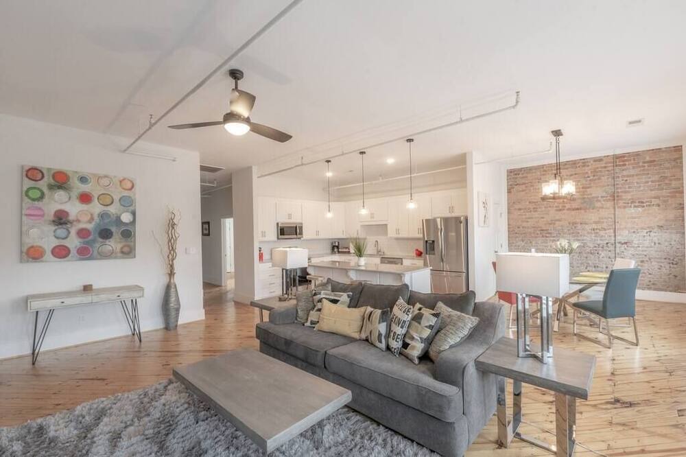 Photo of Livingroom in Rocky Mount