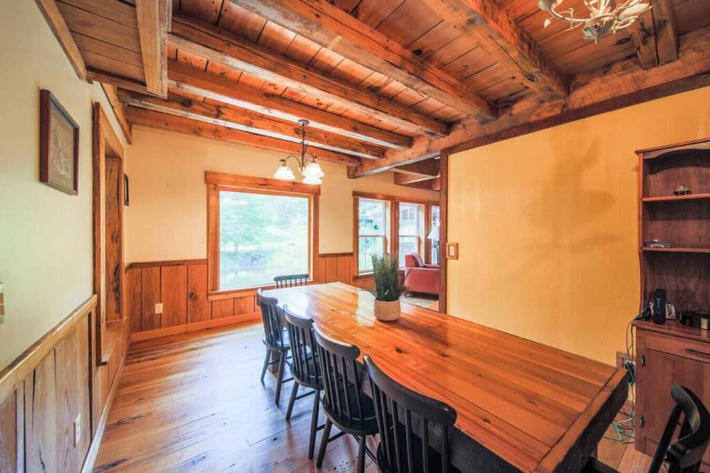 Photo of Bedroom in Mars Hill