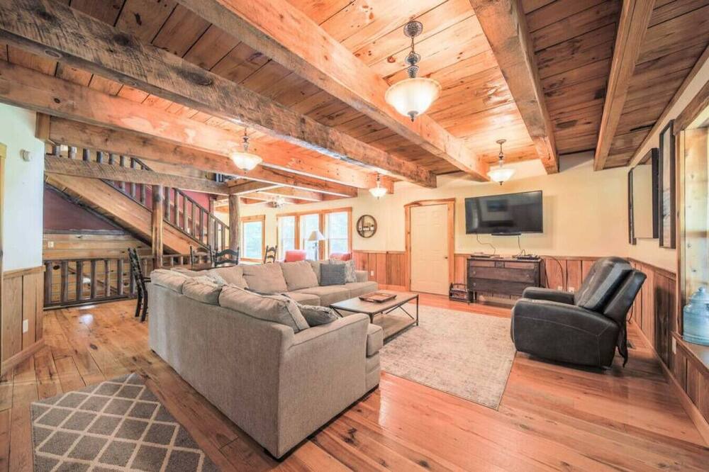 Photo of Bedroom in Mars Hill