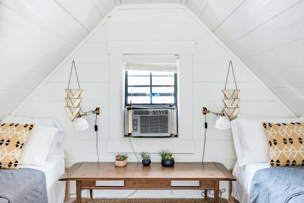 Photo of Bedroom in Cleveland Park