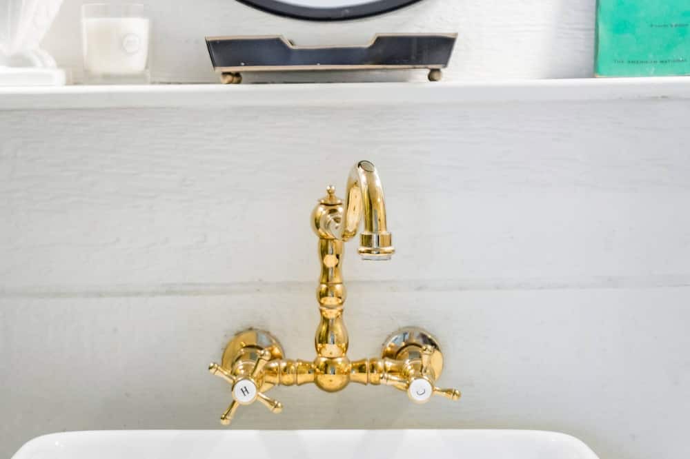 Photo of Bathroom in Cleveland Park
