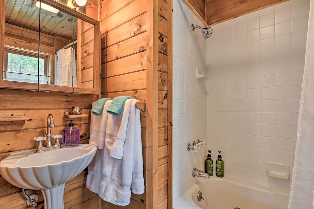 Photo of Bathroom in Rosman