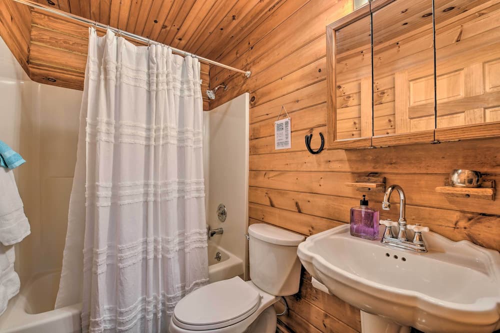 Photo of Bathroom in Rosman