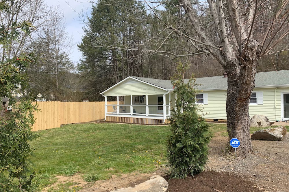 Photo of Outdoor in Barnardsville