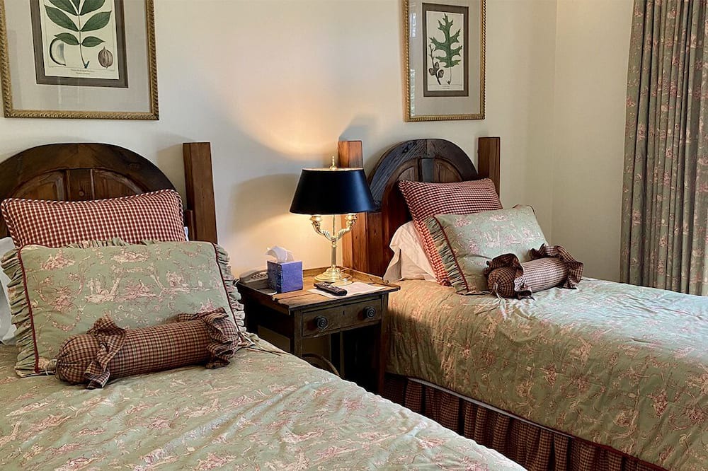 Photo of Bedroom in Lake Toxaway