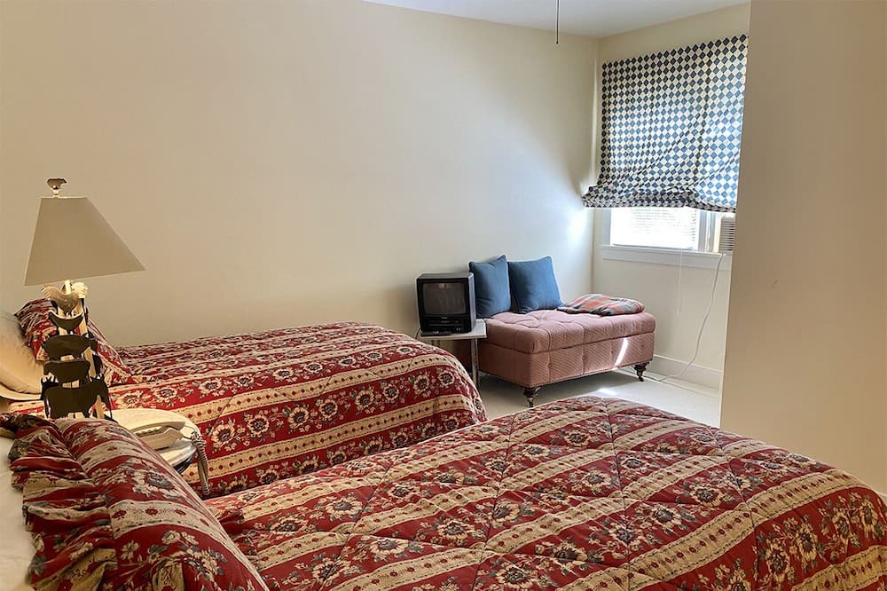 Photo of Bedroom in Lake Toxaway